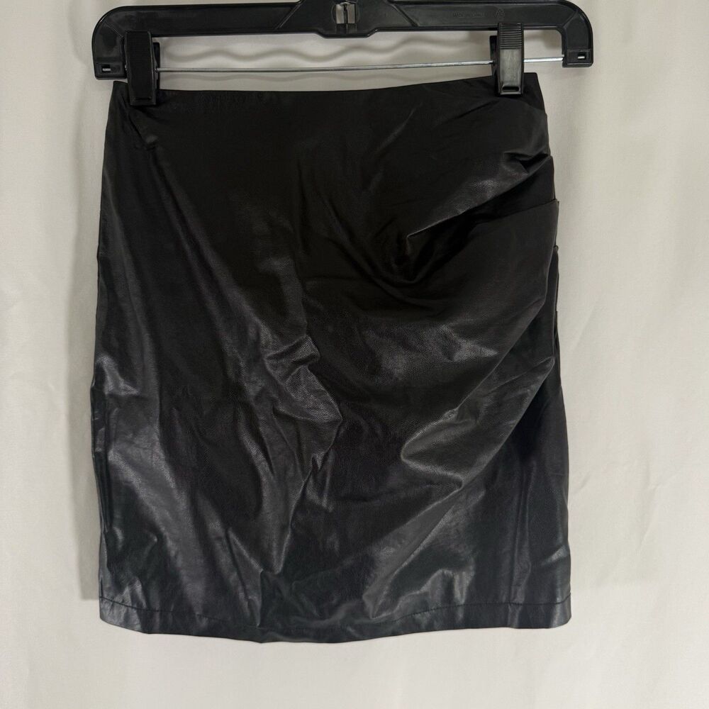 Hello Molly Faux Leather Mini Skirt Women's XS 24" Waist Black Zip Back